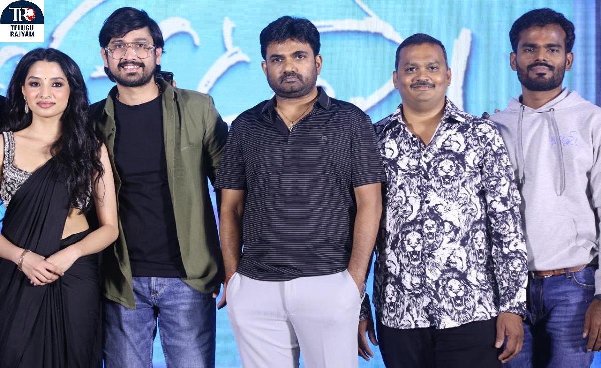 ‘భలే ఉన్నాడే’ ఫ్యామిలీ అంతా కలిసి చూడదగ్గ సినిమా ఇది: ప్రీరిలీజ్ ఈవెంట్ లో డైరెక్టర్ మారుతి