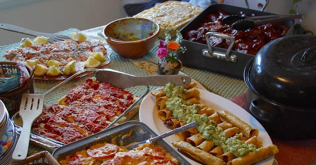 రాత్రి భోజనం స్కిప్ చేస్తున్నారా.. ఈ విషయాలు తెలిస్తే మాత్రం షాకవ్వాల్సిందే!