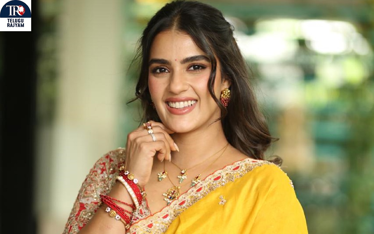 Kavya Thapar: విశ్వం చిత్రంలో ప్రతీదీ చాలెంజ్ గా అనిపించింది: కావ్యథాపర్ ఇంటర్వ్యూ