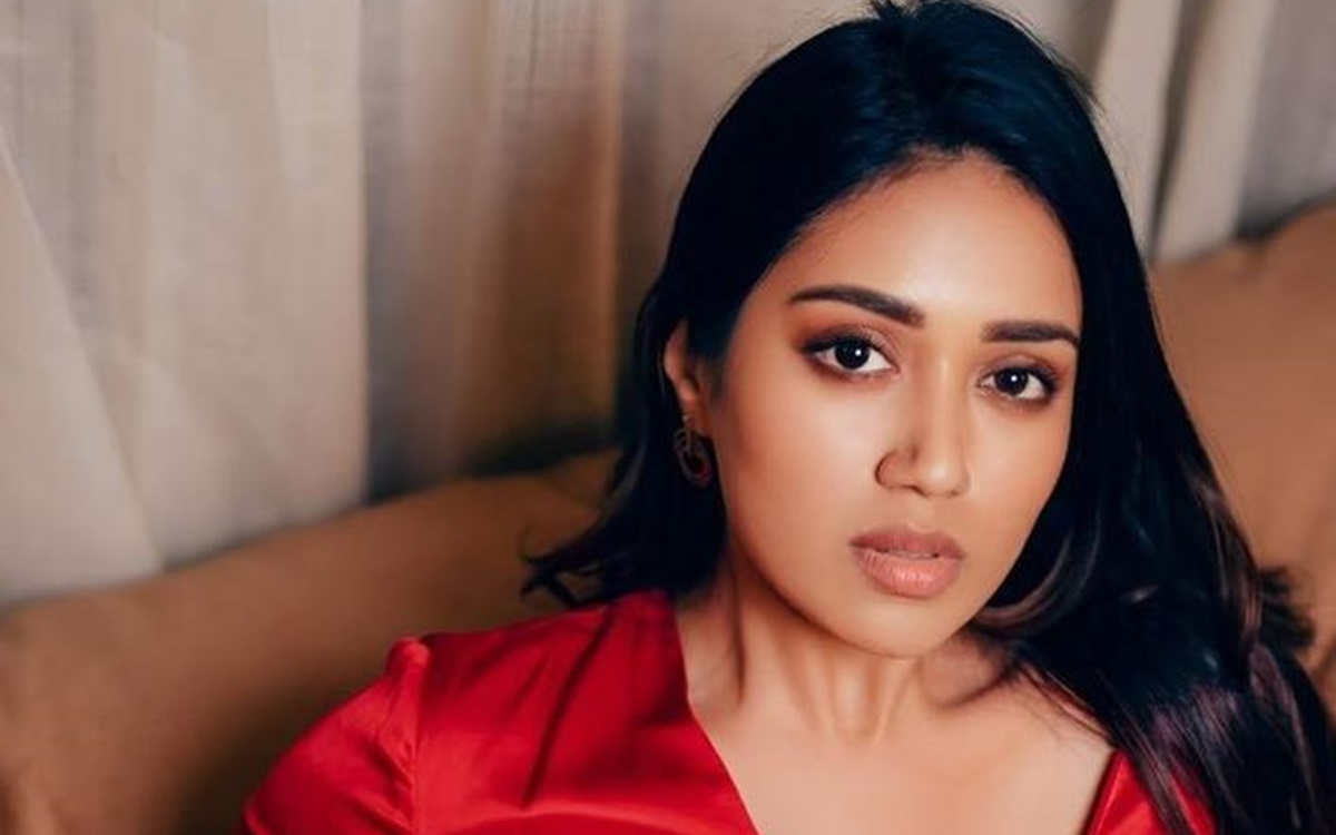 Nivetha Pethuraj: ఎనిమిదేళ్ల బాలుడి చేతిలో మోసపోయా: నవతరం కథానాయిక నివేదా పేతురాజ్‌