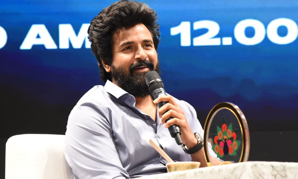 ట్విట్టర్ పై షాకింగ్ కామెంట్స్ చేసిన శివ కార్తికేయన్.. ఓ వెర్షన్ లో అది నిజమే అంటున్న నెటిజన్స్!