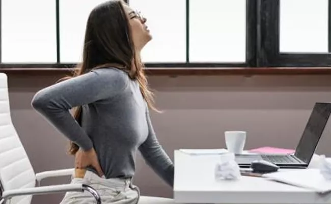 భరించలేని నడుము నొప్పితో బాధ పడుతున్నారా.. సింపుల్ గా చెక్ పెట్టే చిట్కాలివే!