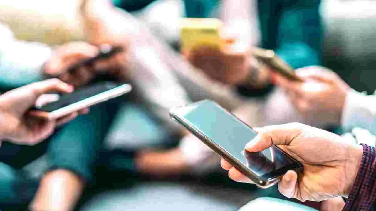 బీఎస్ఎన్ఎల్ సూపర్ ప్లాన్.. ఈ అద్భుతమైన ప్లాన్ తో ఏకంగా ఇన్ని లాభాలా?