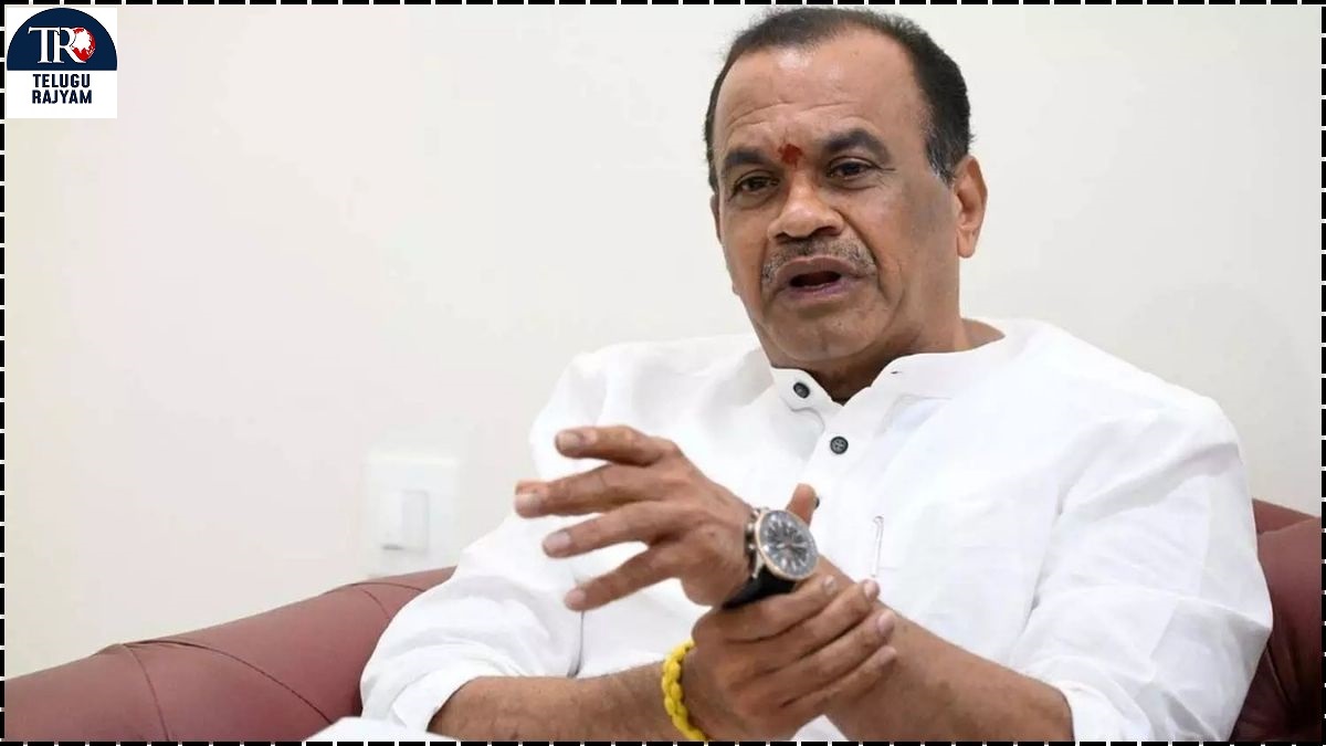 Komatireddy Venkat Reddy: సినీ కార్మికులకు శుభవార్త : ఇళ్లు ఇప్పిస్తామని మంత్రి కోమటిరెడ్డి వెంకట్‌ రెడ్డి హామీ