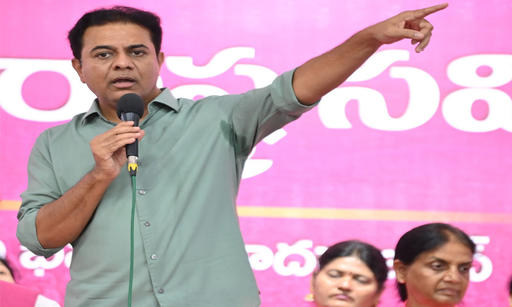 KTR: గాడ్సే శిష్యుడి రేవంత్ రెడ్డి.. గాంధీజీ విగ్రహం పెడుతాడంట ఫైర్ అయిన కేటీఆర్!