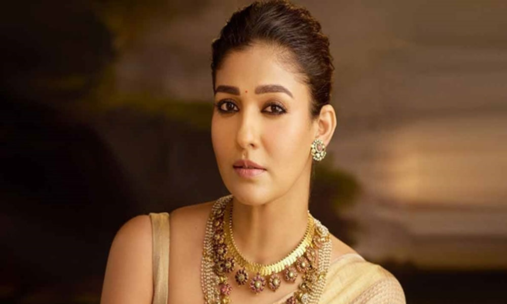 నమ్మి మోసపోయానంటున్న  నయన్.. తన డాక్యుమెంటరీ పై లేడీ సూపర్ స్టార్ కామెంట్స్!