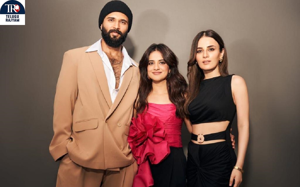 Vijay Deverakonda: సాహిబా ప్రేమలో మునిగితేలుతున్న విజయ్‌