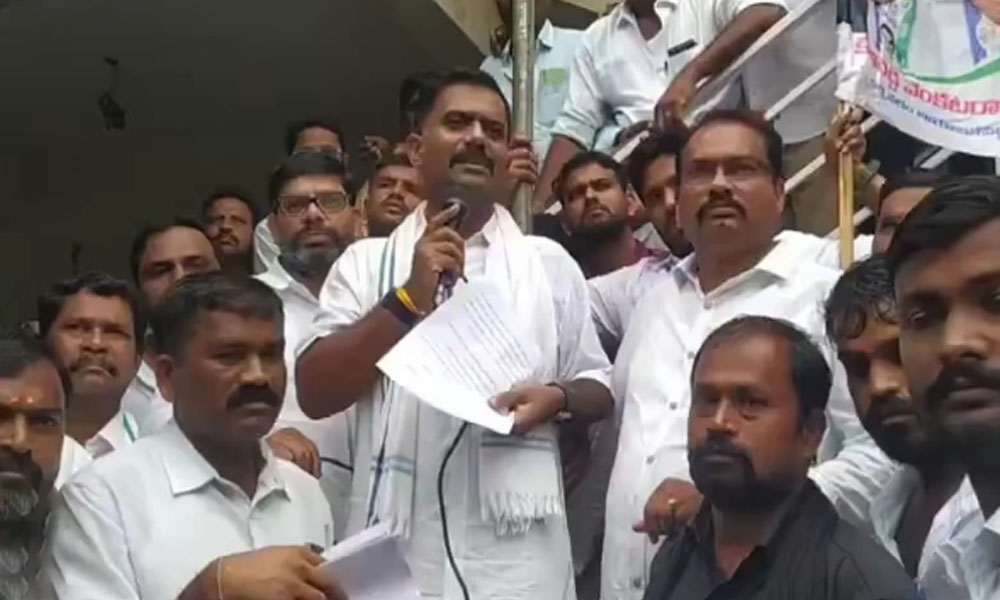 Kethi Reddy: ఏపీ డిప్యూటీ సీఎం పై సెటైర్లు పేల్చిన కేతిరెడ్డి… బాదుడే బాదుడంటూ!