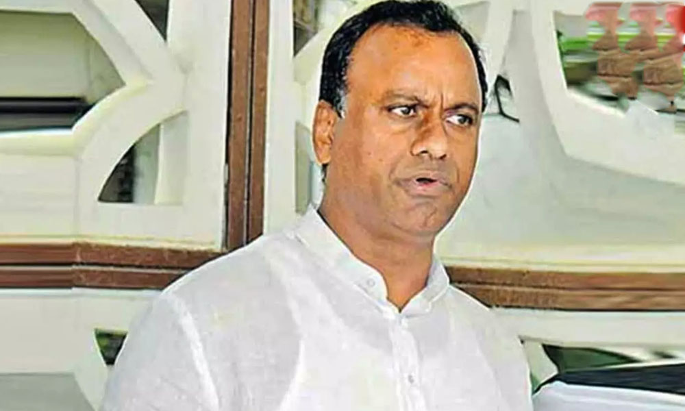 TG: ఎన్టీఆర్ ఘాట్ ను లేపేసి కొత్త అసెంబ్లీ కట్టాలి… మంత్రి కోమటిరెడ్డి సంచలన వ్యాఖ్యలు!