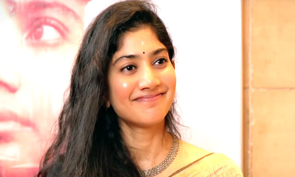 ఆ విషయం నన్నెంతో బాధించింది.. అసలు నిజాన్ని చెప్పిన సాయి పల్లవి!