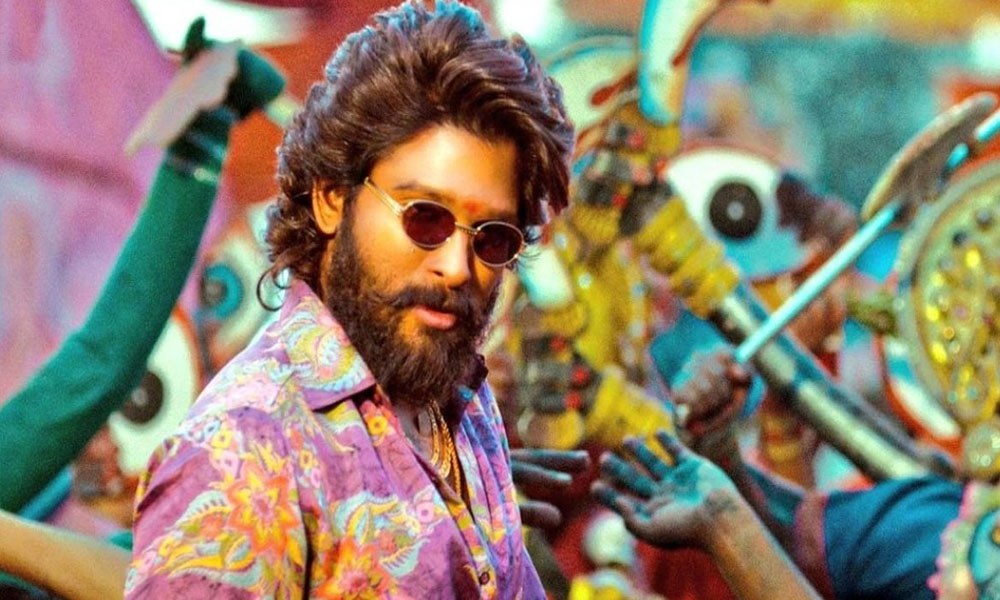 ఈ సంవత్సరం క్రేజీ  న్యూస్ మేకర్ గా అల్లు అర్జున్.. దేశం మొత్తం అతడినే చూస్తోంది!