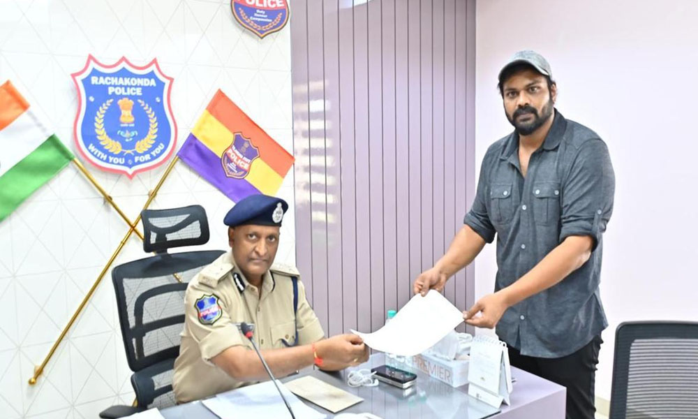 మనోజ్ నుంచి బైండోవర్ తీసుకున్న సి పి .. రాష్ట్రంలోనే ఇలా జరగడం ఫస్ట్ టైం!