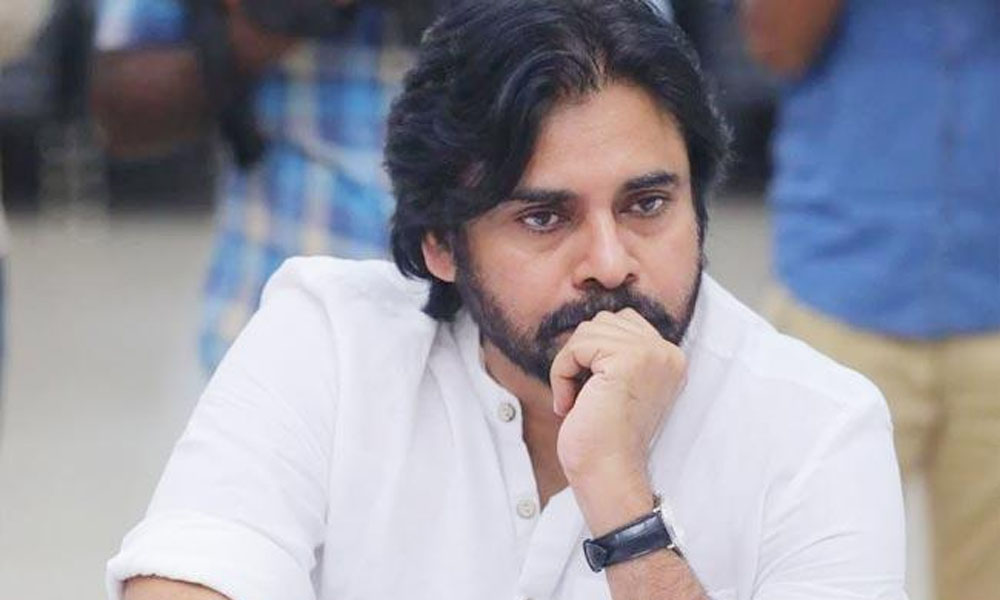 Pawan Kalyan: డిప్యూటీ సీఎం పవన్ కళ్యాణ్ కి ఊహించని షాప్ ఇచ్చిన వాలంటీర్లు.. ఏమైందంటే?