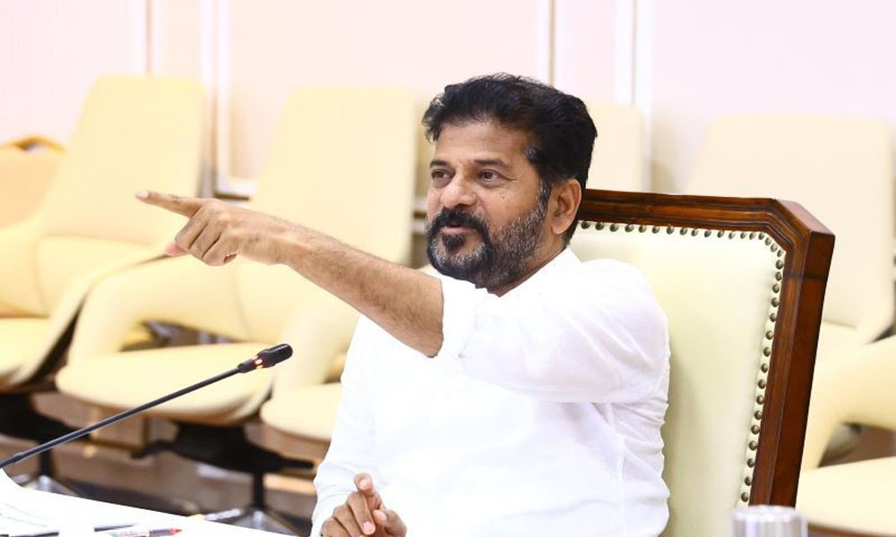 Revanth Reddy: రేవంత్ రెడ్డి టార్గెట్ బన్నీ కాదా.. బన్నీని అడ్డుపెట్టుకొని ఇండస్ట్రీని టార్గెట్ చేశారా?