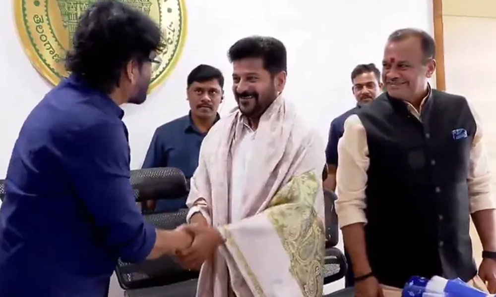 Nagarjuna: రేవంత్ రెడ్డికి శాలువా కప్పి సన్మానించిన నాగార్జున… విభేదాలు లేనట్టేనా?