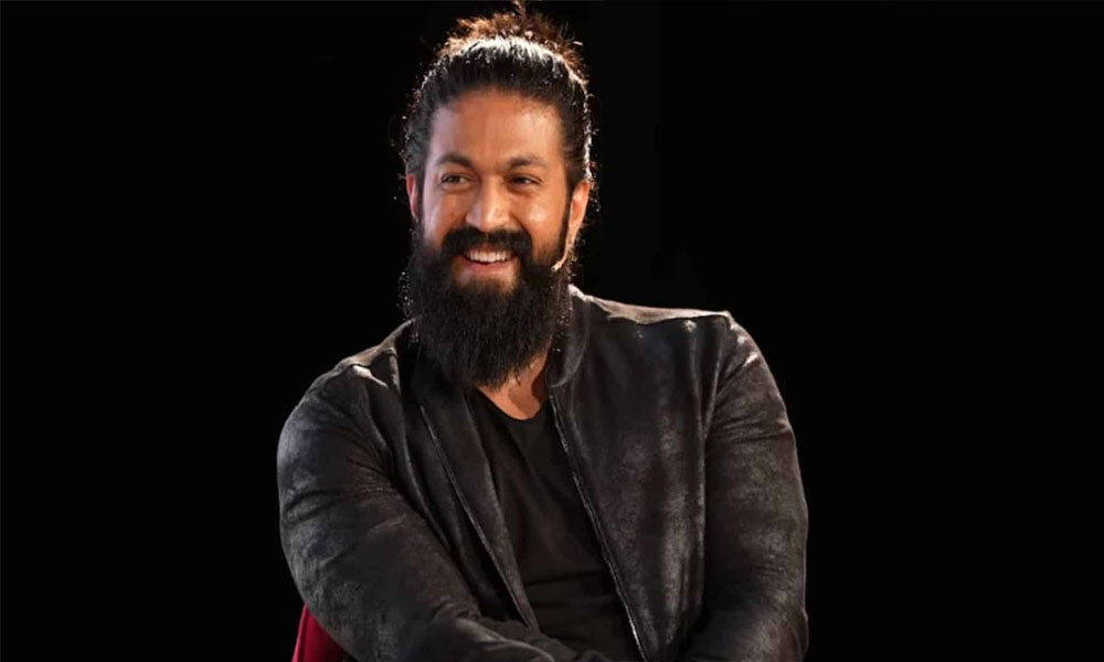 అదే నాకు పెద్ద బహుమతి.. ఫ్యాన్స్ ని రిక్వెస్ట్ చేసిన కన్నడ స్టార్ యష్!