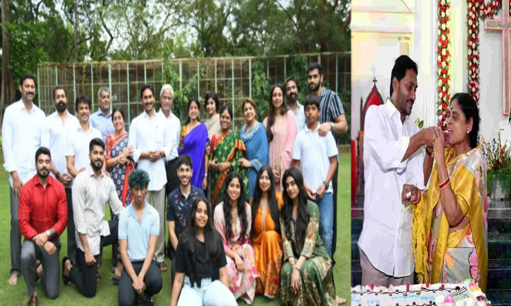 YS Jagan: ఒక్కటైన తల్లి కొడుకులు… కుటుంబ సభ్యులతో వైయస్ జగన్ క్రిస్మస్ వేడుకలు!
