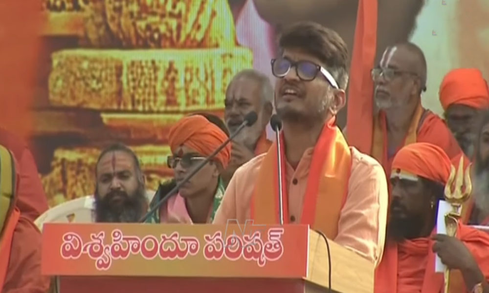 సినిమా పరిశ్రమ తరపున క్షమాపణ చెప్తూ.. తన ఆవేదన వ్యక్తం చేసిన అనంత్ శ్రీరామ్!