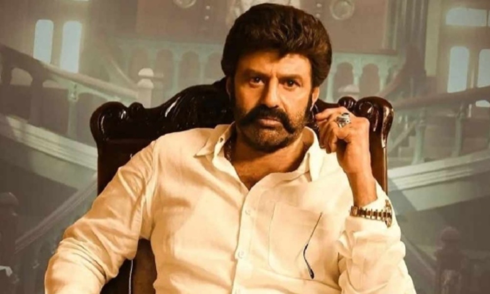 Balakrishna: మాన్షన్ హౌస్ తో బాలయ్య కటౌట్ కి అభిషేకం…. ఇదెక్కడి మాస్ క్రేజ్ రా బాబు!