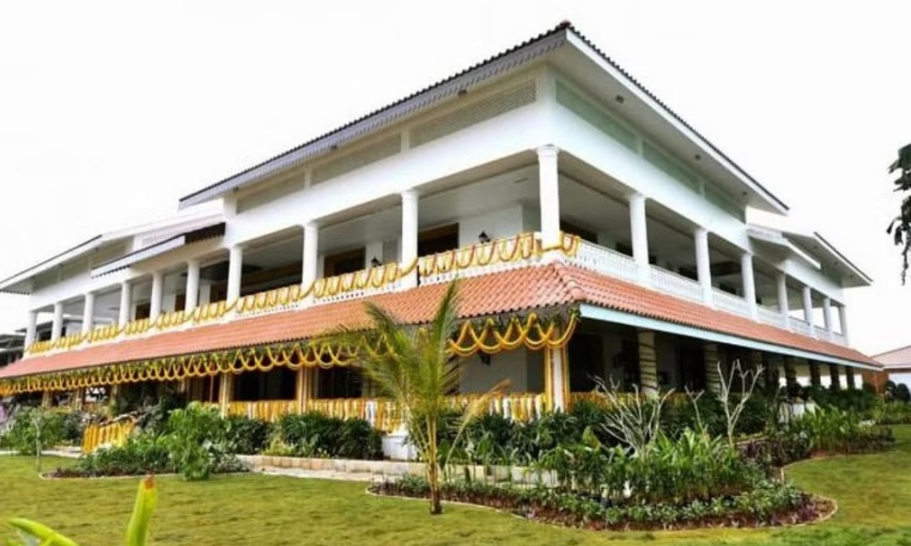 AP: మాజీ సీఎం వైఎస్ జగన్ ఇంటి ముందు రెచ్చిపోయిన తెలుగు తమ్ముళ్లు… ఏం జరిగిందంటే?