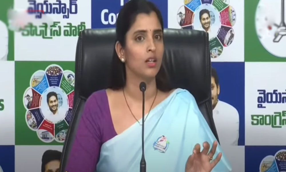 AP: చేత కానప్పుడు దొంగ హామీలు ఎందుకు… కూటమి ప్రభుత్వాన్ని ప్రశ్నించిన శ్యామల!