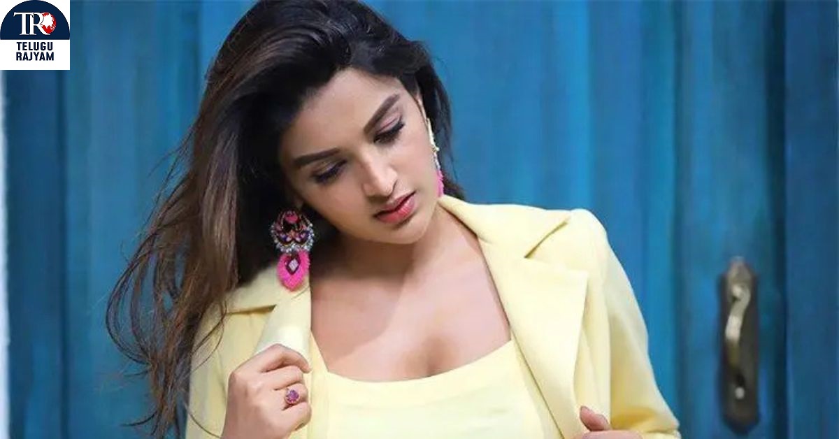 Nidhi Agarwal : 2025 లక్కీ ఇయర్‌ : నిధి అగర్వాల్‌