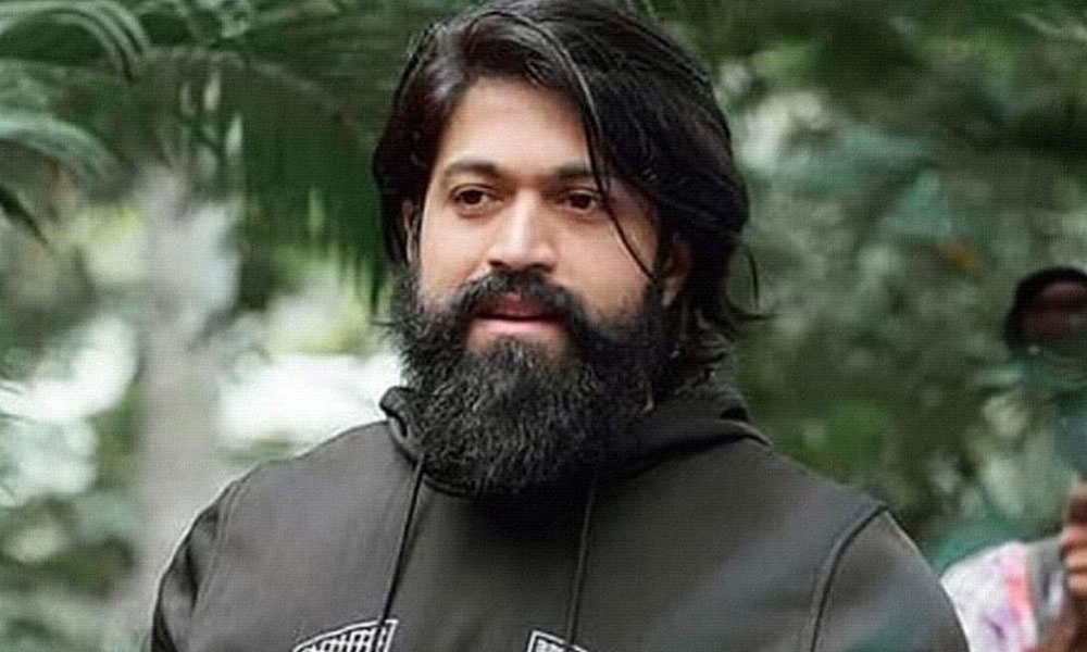 యష్ పేరు వెనుక ఇంత కథ ఉందా.. కన్నడ స్టార్ యాక్టర్ కెరియర్ జర్నీ!