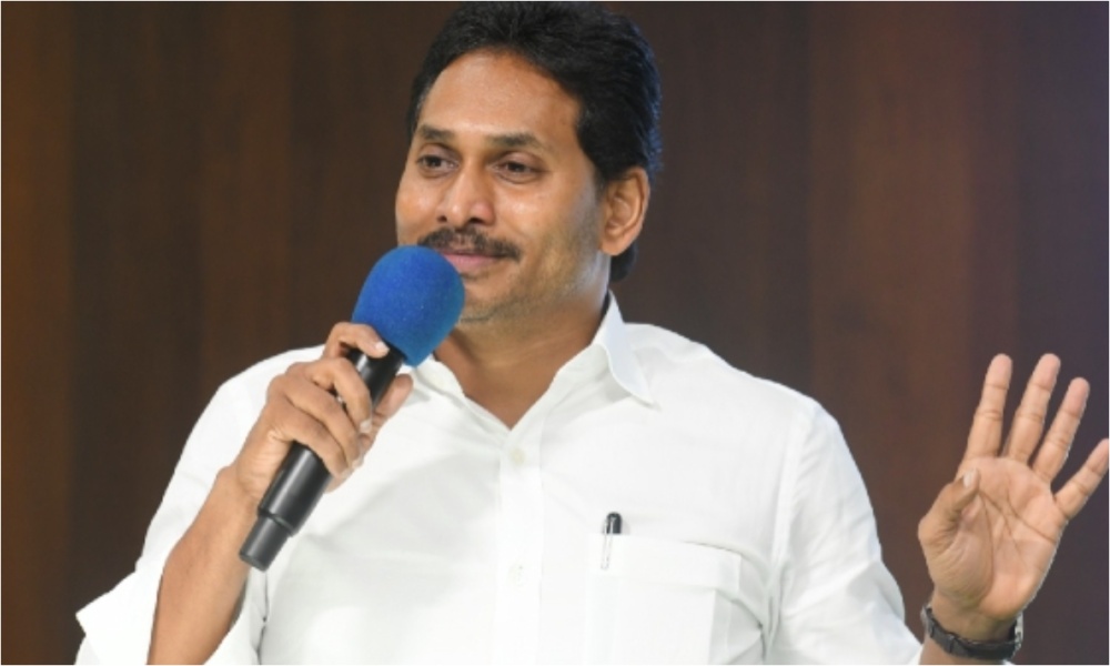 Y.S Jagan: మొదటిసారి సాయిరెడ్డి రాజీనామా పై స్పందించిన జగన్…. క్యారెక్టర్ ముఖ్యమంటూ?