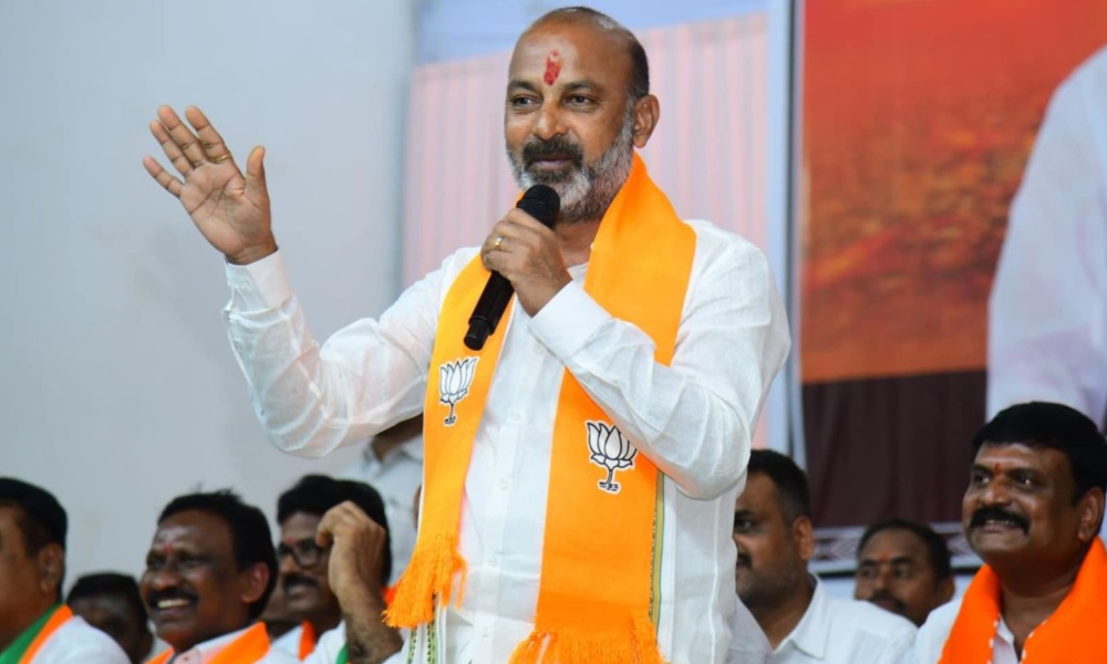 Delhi Results 2025: ఆప్ ను చీపురుతో కూడిచేసాం… తెలంగాణనే టార్గెట్: బండి సంజయ్