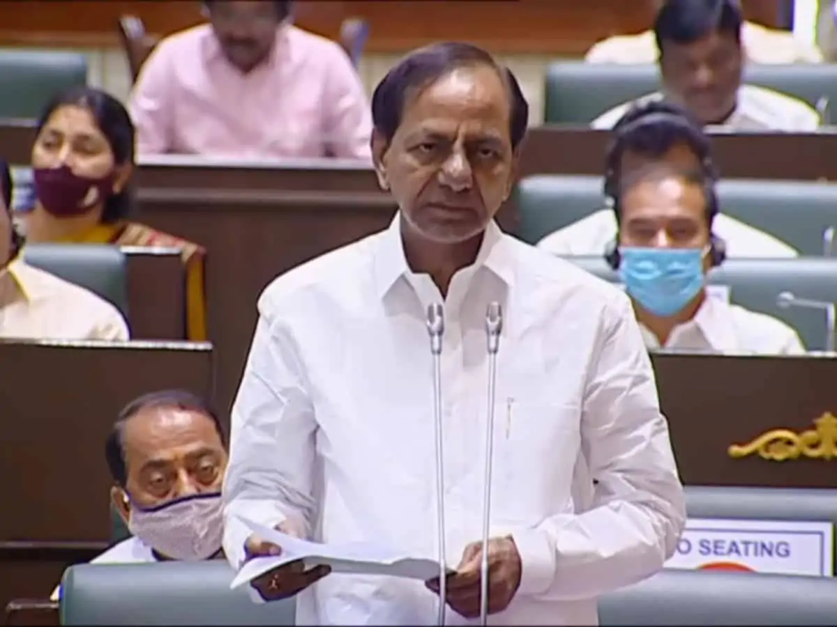 KCR: ఫస్ట్ టైం అసెంబ్లీలోకి అడుగుపెట్టిన కేసీఆర్… పరామర్శిస్తున్న కాంగ్రెస్ ఎమ్మెల్యేలు!