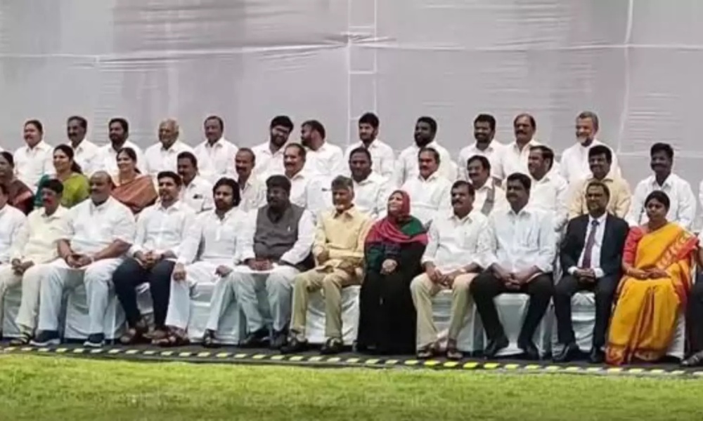 AP: ఓకే ప్రేమ్ లో చంద్రబాబు, పవన్, బొత్స …. వైరల్ అవుతున్న ఫోటో!