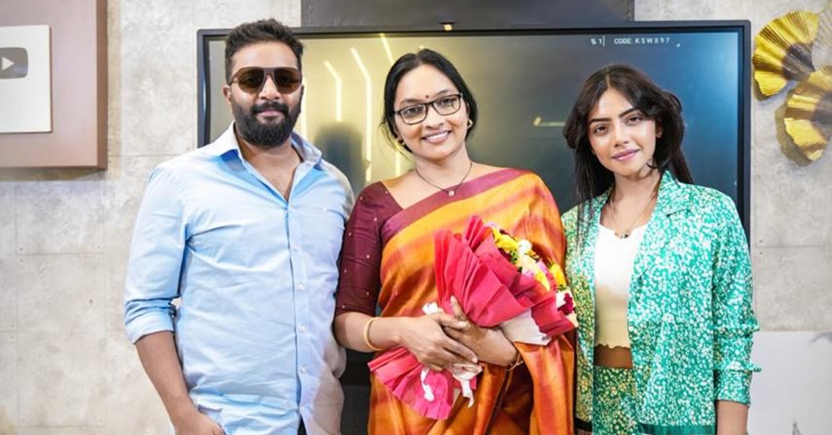 Lopaliki Ra Chepta: యాంకర్ అంజలి ఆవిష్కరించిన “లోపలికి రా చెప్తా” టీజర్