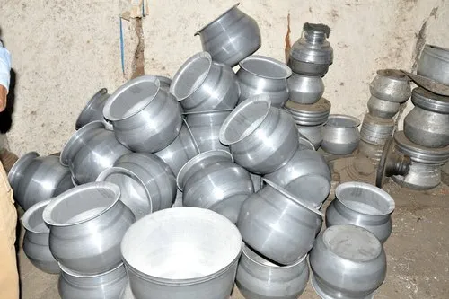 అల్యూమినియం పాత్రల్లో వంట చేస్తున్నారా.. ఈ తప్పులు మాత్రం మీరు అస్సలు చేయొద్దు!