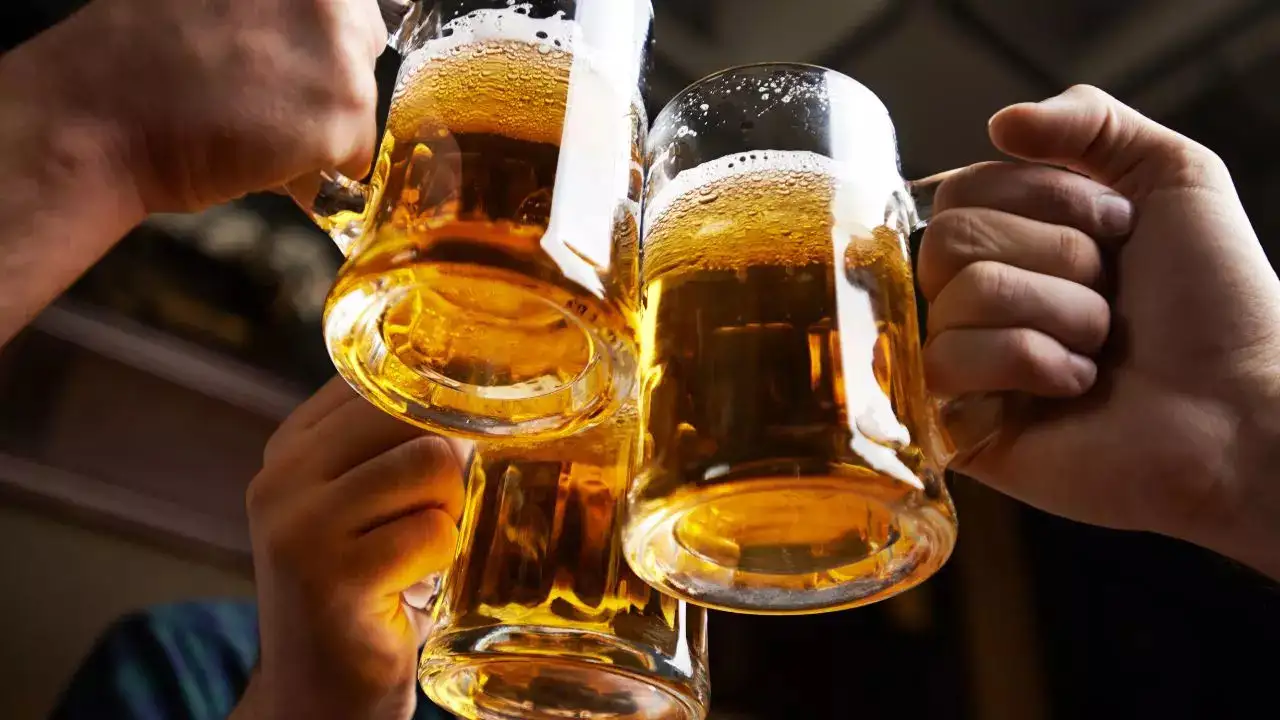 సమ్మర్ లో బీర్లు ఎక్కువగా తాగేవాళ్లకు షాకింగ్ న్యూస్.. ఈ విషయాలు మీకు తెలుసా?