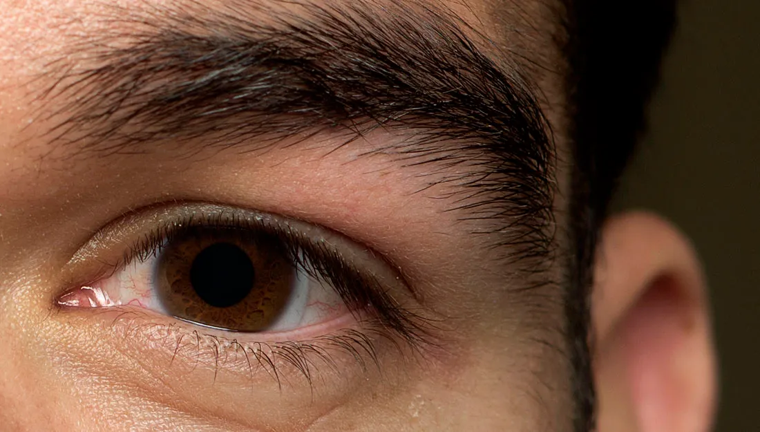 మీ కళ్లు పదేపదే అదురుతున్నాయా.. ఈ లక్షణాలు కనిపిస్తే అలర్ట్ అవ్వాల్సిందే!