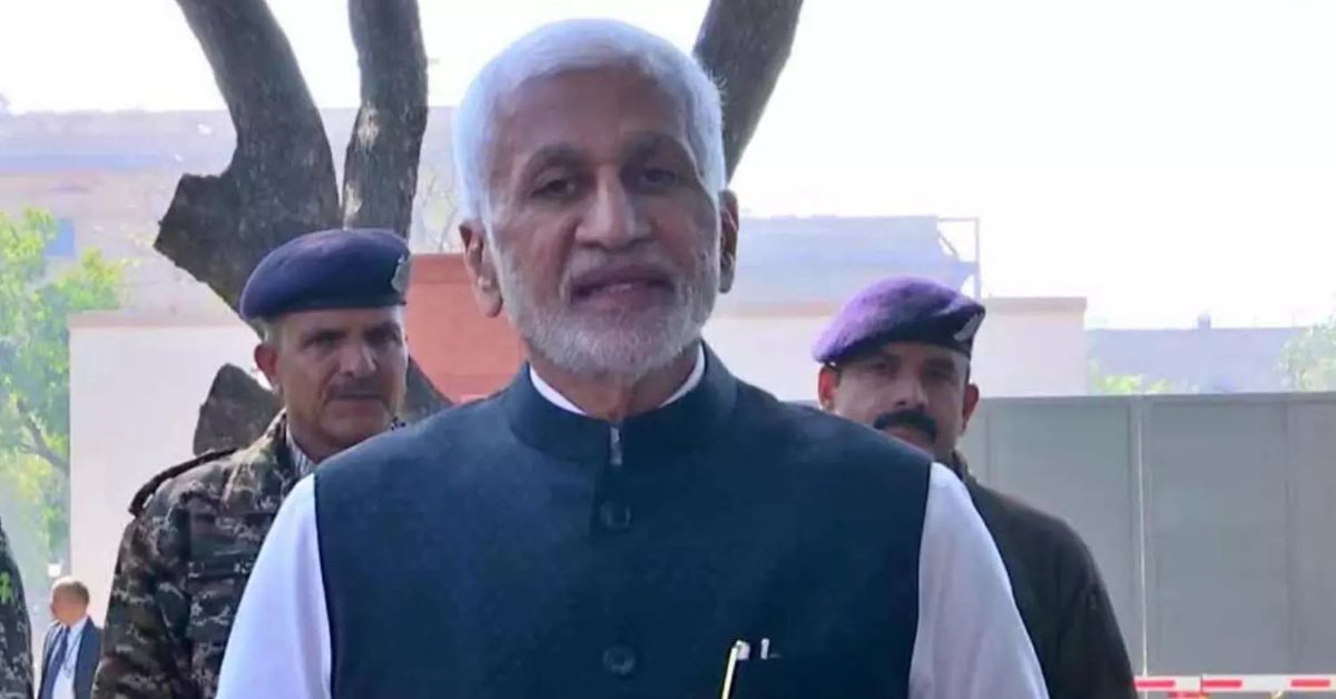 Vijay Sai Reddy: లిక్కర్ స్కాం కేసులో సిట్ విచారణకు హాజరైన విజయసాయిరెడ్డి