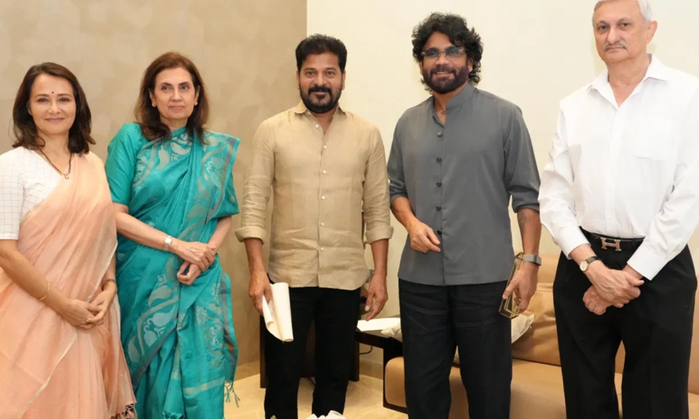 Nagarjuna: సీఎం రేవంత్ రెడ్డిని కలిసిన నాగార్జున, అమల దంపతులు.. ఎందుకో తెలుసా?