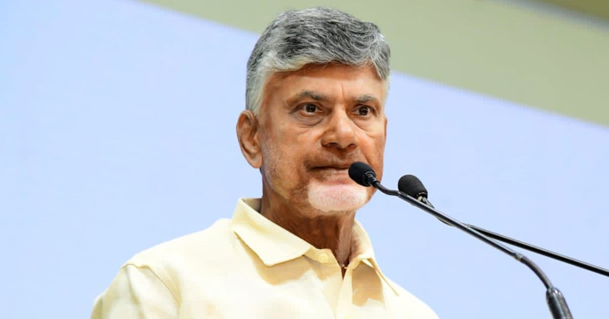 సోషల్ మీడియా కట్టడి తప్పనిసరి.. సీఎం చంద్రబాబు సంచలన వ్యాఖ్యలు..!