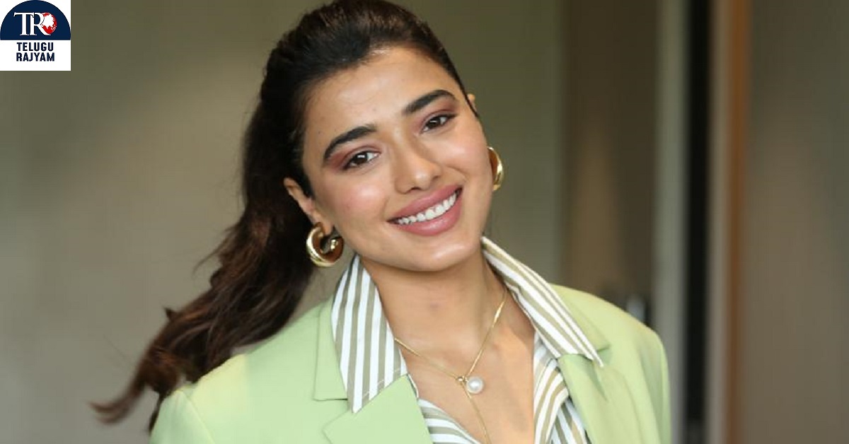 #Single: #సింగిల్ సమ్మర్ రొమాంటిక్ కామెడీ ఆఫ్ ద ఇయర్: హీరోయిన్ కేతిక శర్మ