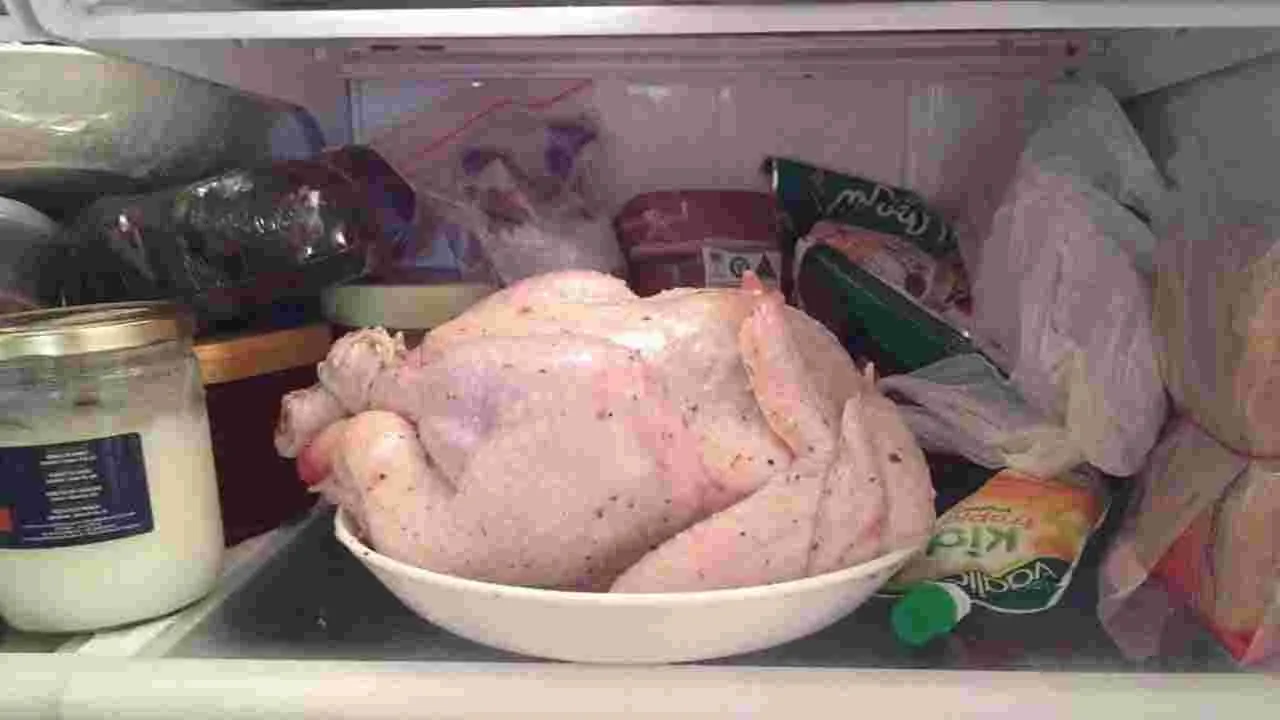 ఫ్రిజ్ లో నిల్వ చేసిన మాంసాన్ని తింటున్నారా.. ఈ నష్టాలు తెలిస్తే అస్సలు ముట్టుకోరు!