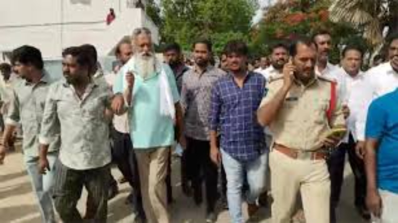 Tadipatri: తాడిపత్రిలో హైటెన్షన్.. భారీగా పోలీసులు మోహరింపు