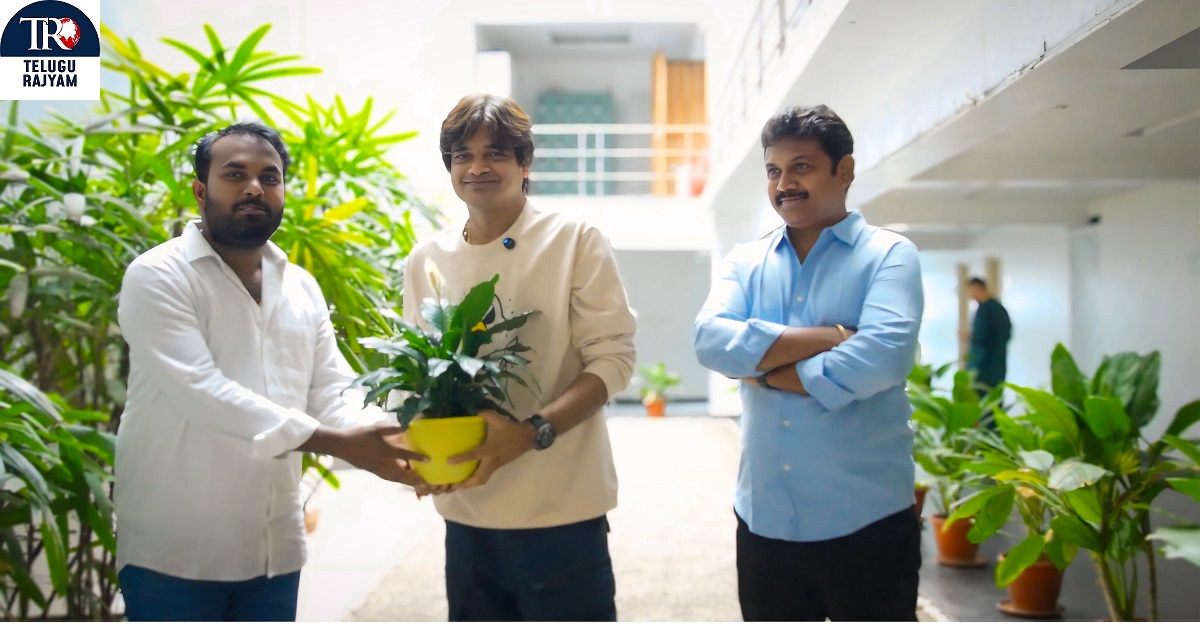 ‘బకాసుర రెస్టారెంట్‌’ నుంచి అయ్యో ఏమీరా ఈ జీవితం సాంగ్‌ను ఆవిష్కరించిన డైరెక్టర్‌ దర్శకుడు హరీశ్‌ శంకర్‌