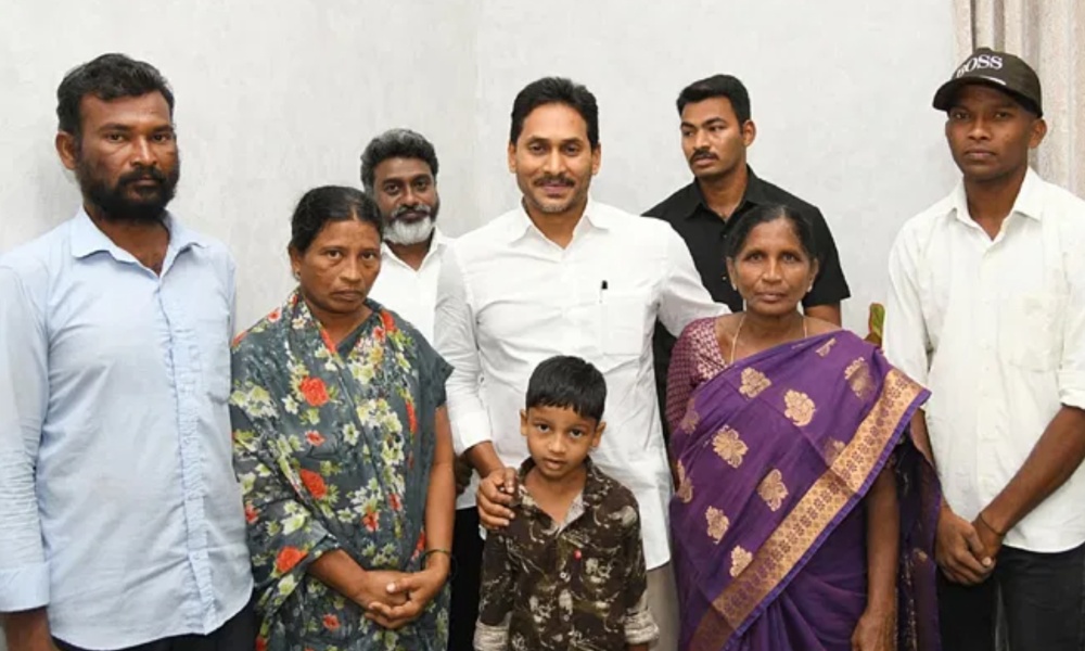 Jagan Convoy Death: సింగయ్య మృతిపై షాకింగ్ ట్విస్ట్… అంబులెన్స్ లోనే ఏదో జరిగిందంటూ?