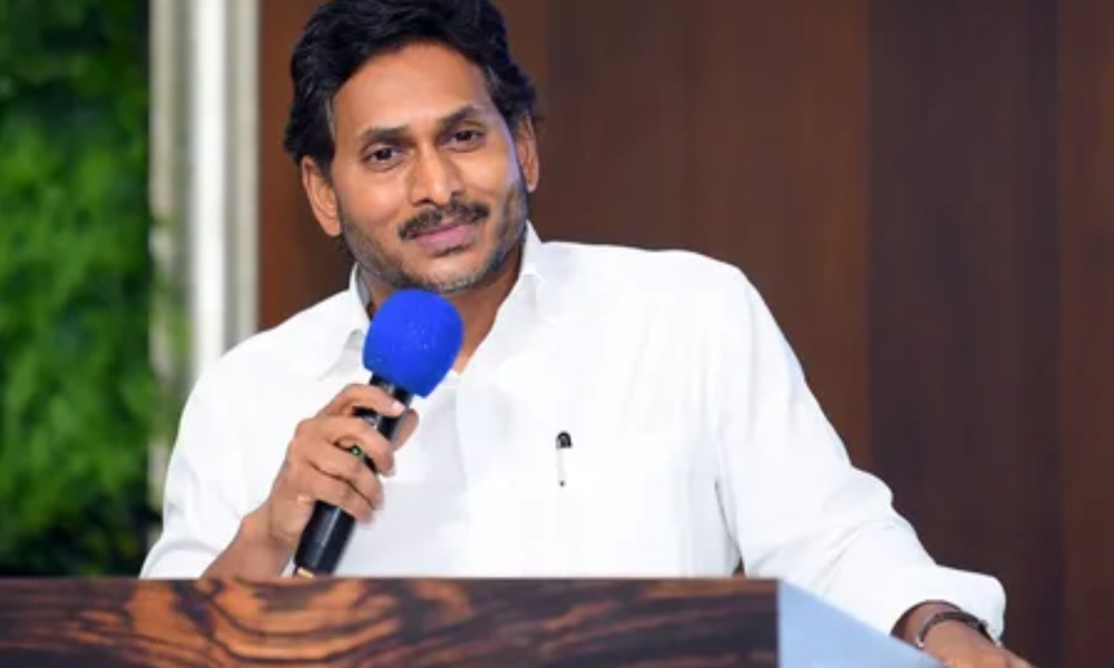 Y.S.Jagan: ఖాళీ అవుతున్న వైయస్ జగన్ కోటరీ… నెక్స్ట్ టార్గెట్ జగనే?
