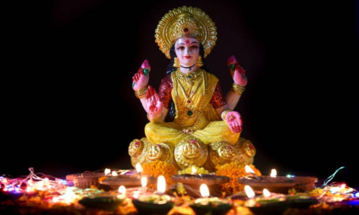 గురువారం లక్ష్మీ, నారాయణులను ఇలా పూజిస్తే.. మీ ఇంట త్వరలో పెళ్లి బాజాలు మోగడం ఖాయం..!