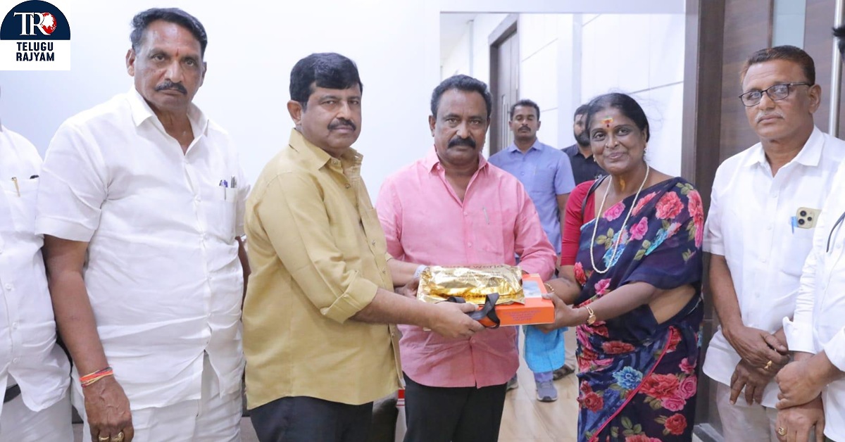 Senior Actress Vasuki: సినీ నటి శ్రీమతి వాసుకి (పాకీజా)కి శ్రీ పవన్ కళ్యాణ్ గారు ఆర్థిక సాయం