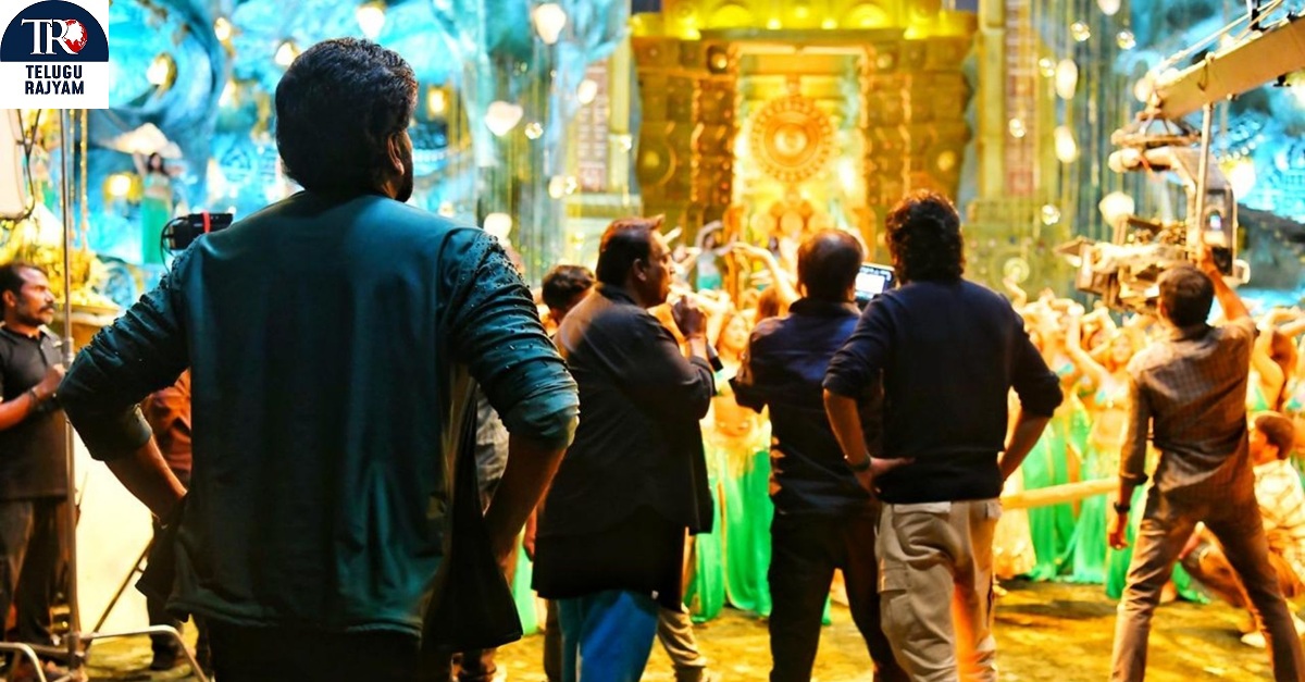 చిరంజీవి & మౌని రాయ్ లపై చిత్రీకరించిన అద్భుతమైన డ్యాన్స్ నెంబర్ తో విశ్వంభర షూటింగ్ పూర్తి