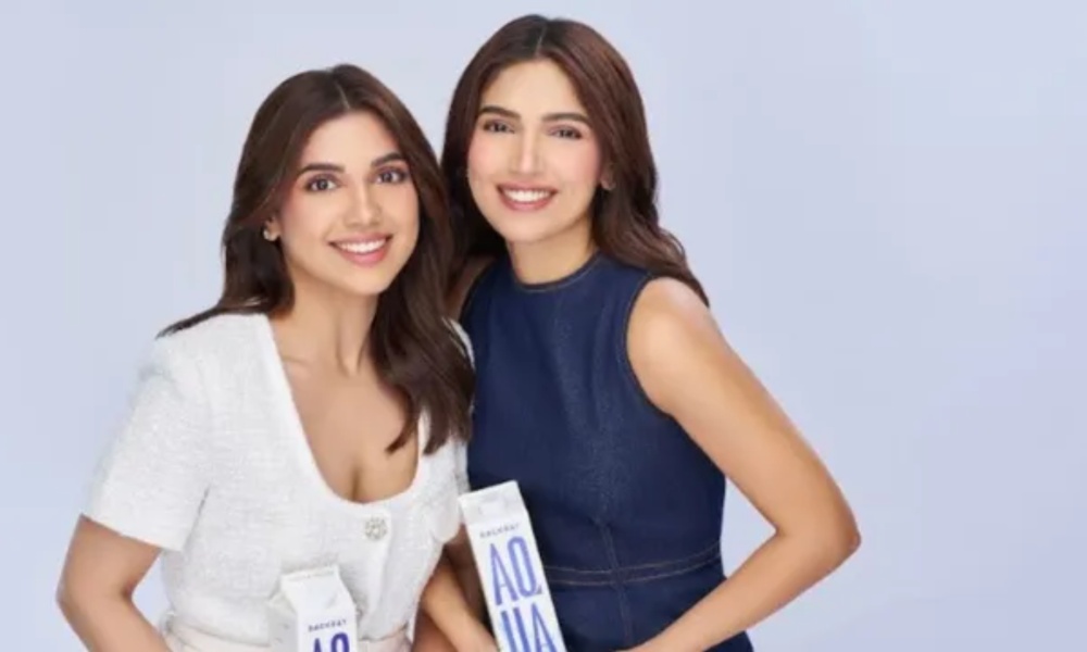 ‎Bollywood: మంచి నీళ్లు అమ్ముతున్న హీరోయిన్.. అరలీటర్‌ వాటర్‌ బాటిల్ ఖరీదు తెలిస్తే షాక్ అవ్వాల్సిందే!