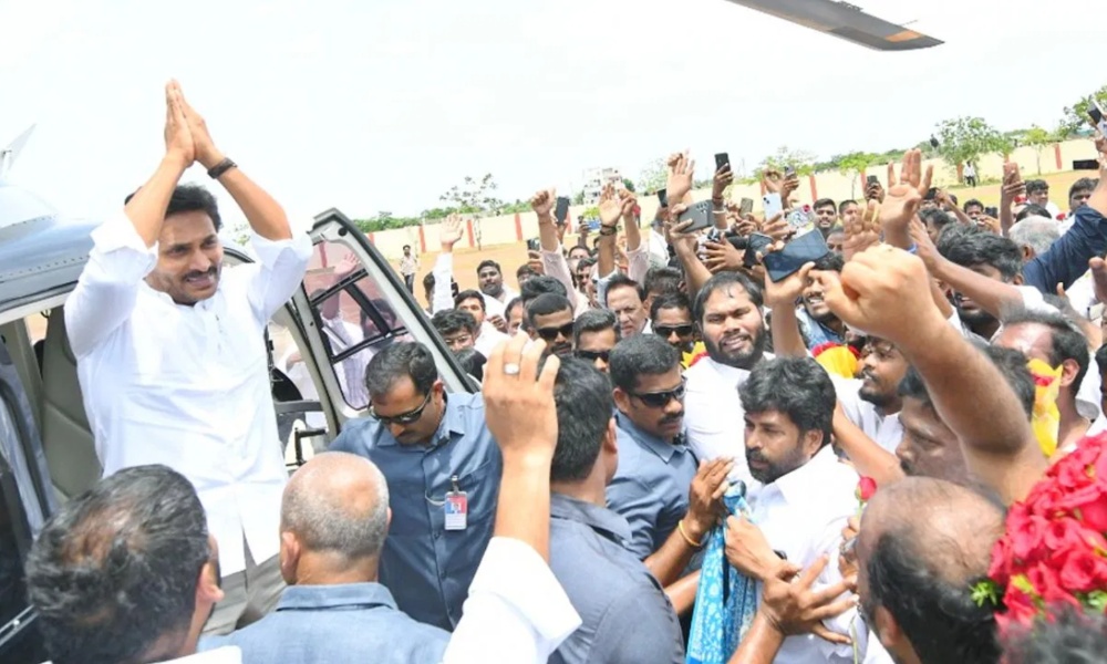 AP: జనం లేని నెల్లూరు జగన్ పర్యటన… పాత వీడియోలతో పబ్బం గడుపారు: అనిత