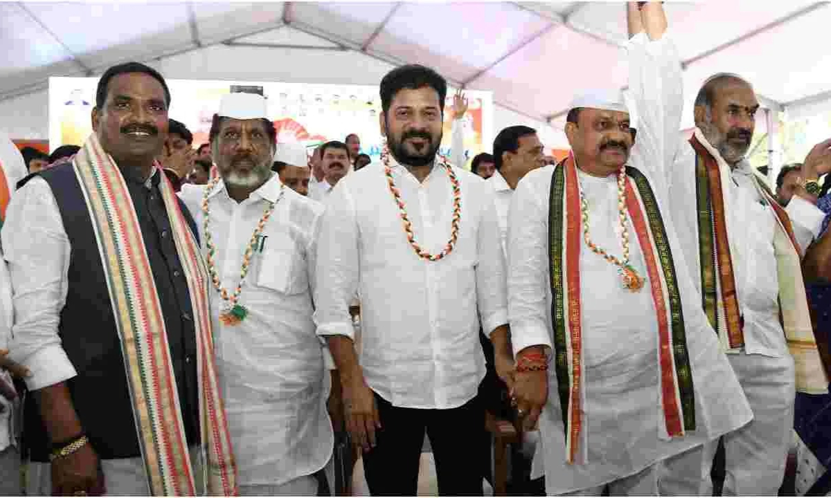 బీసీల రిజర్వేషన్లపై ఢిల్లీలో రేవంత్ రెడ్డి ఆందోళన.. కేంద్రంపై ఘాటు విమర్శలు..!